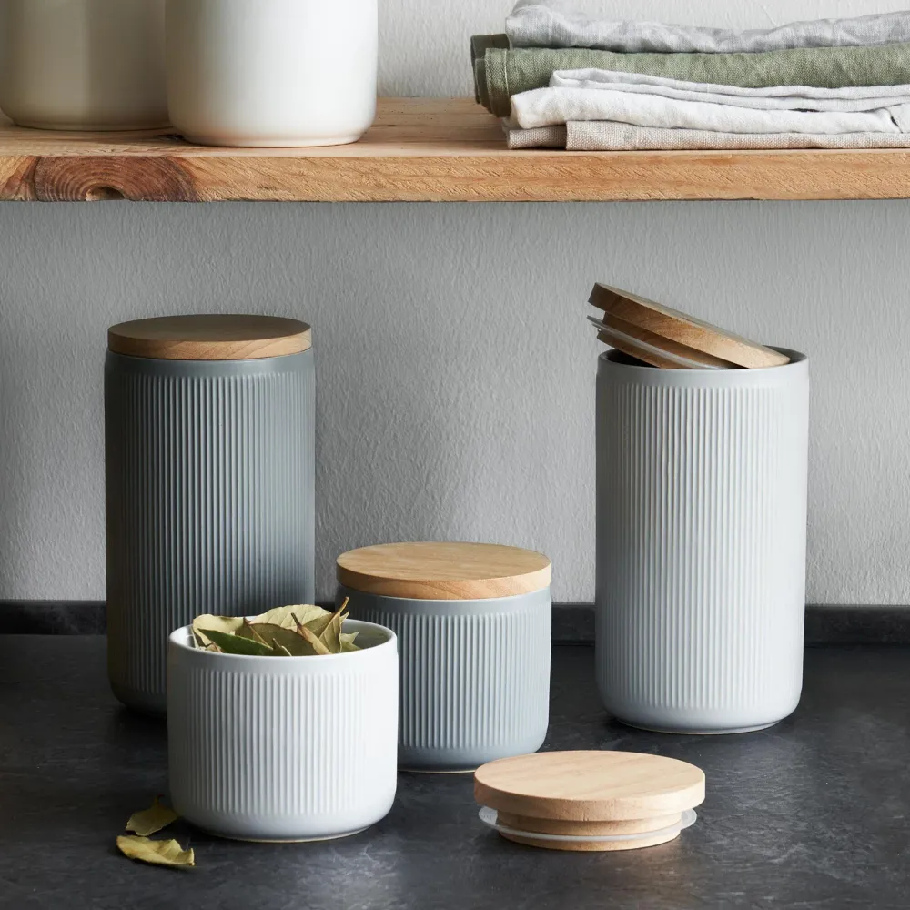 Mutandine ceramica con strisce di coperchio legno - 10,1 x 18,3 cm - grigio chiaro