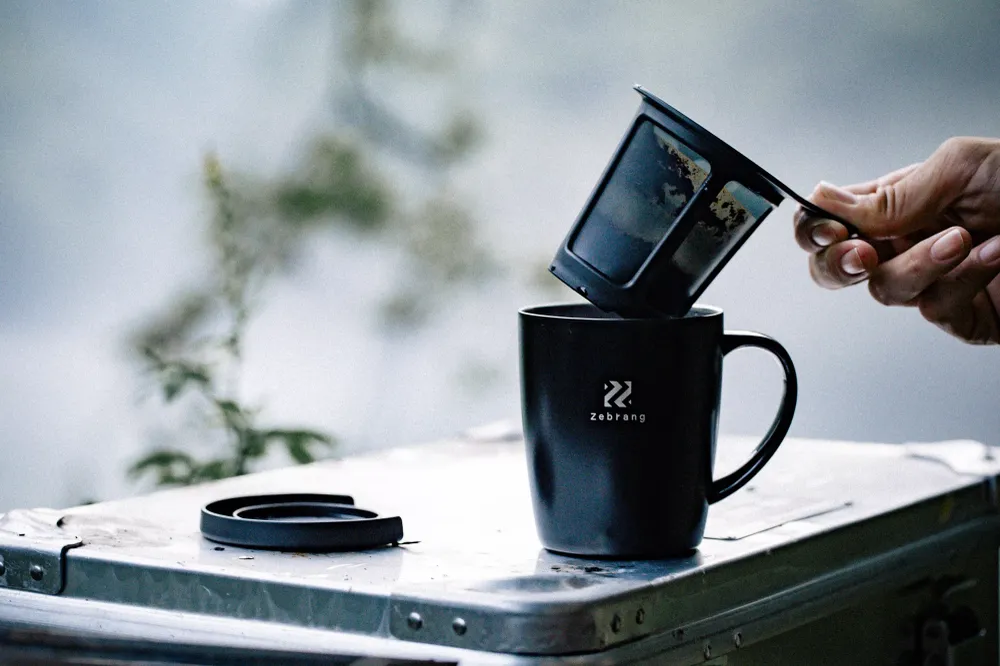 Tazza con infusore termico Zebrang nero - Hario