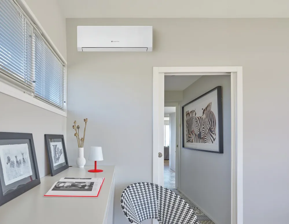 Condizionatore Climatizzatore Hermann Saunier Duval Monosplit Inverter R-32 VivAir Max 18000 BTU SDHP1-050SNWI Wi-Fi Integ...