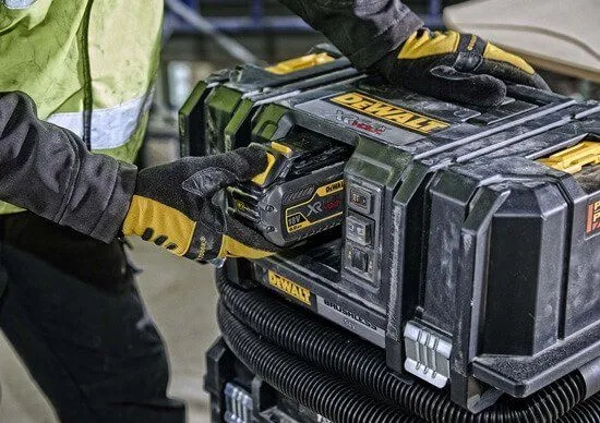Dewalt DCV586MN 54V XR Flexvolt M-Class Aspiratore per liquidi e solidi (senza caricabatterie e batterie)