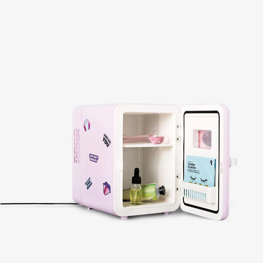 Mini frigo per cosmetici viola con adesivi