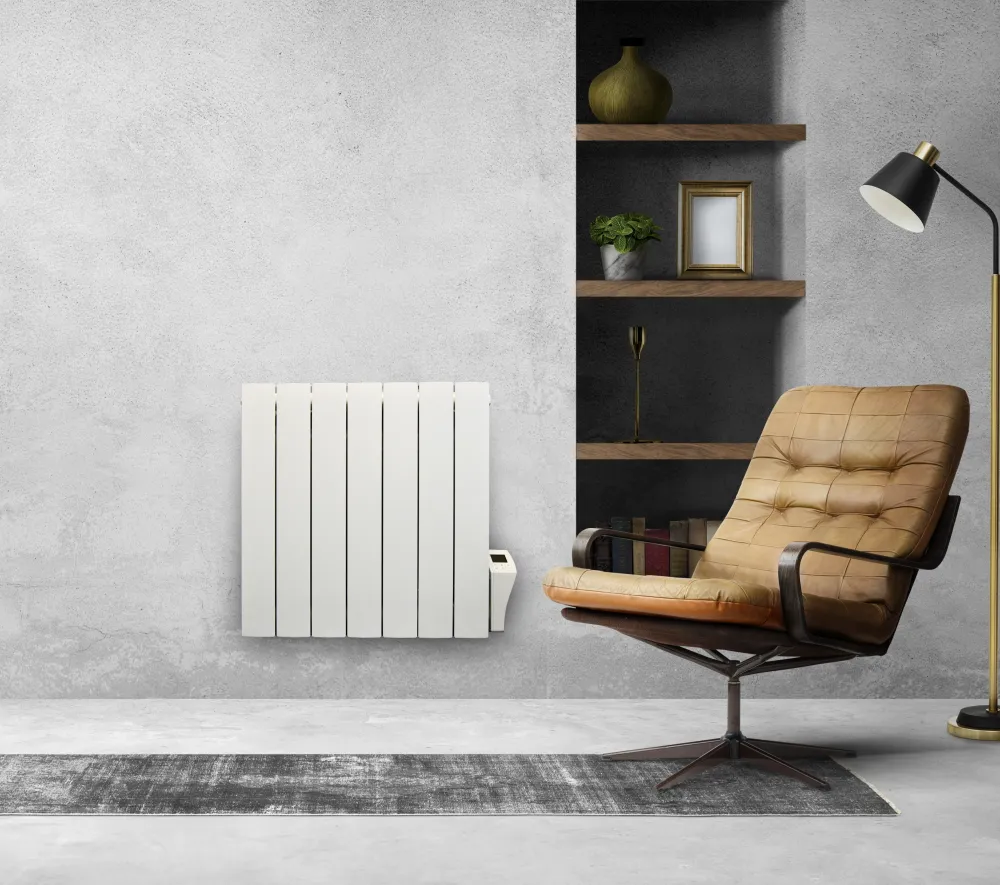 Nuovo Radiatore elettrico alluminio ad inerzia fluida KIVA 1500W dotato di termostato intelligente programmabile.