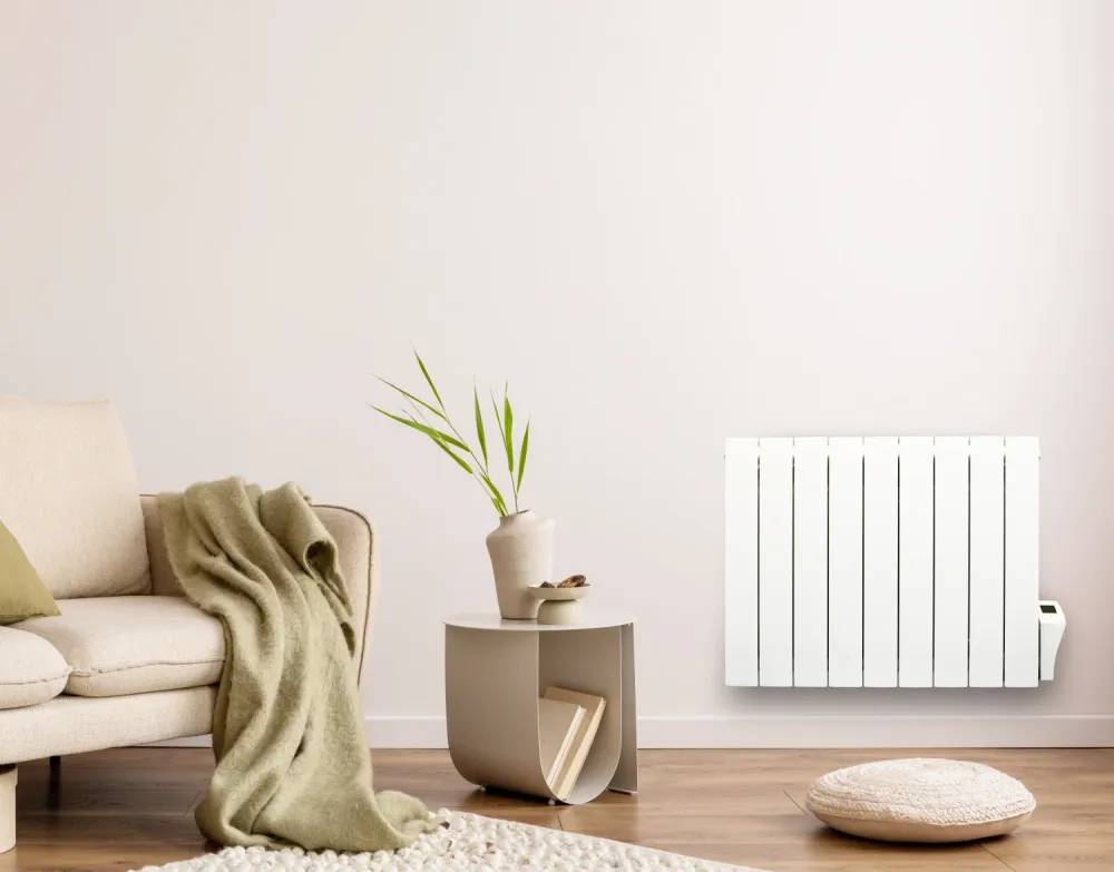 Radiatore elettrico alluminio ad inerzia fluida KIVA 1800W con termostato elettronico programmabile.