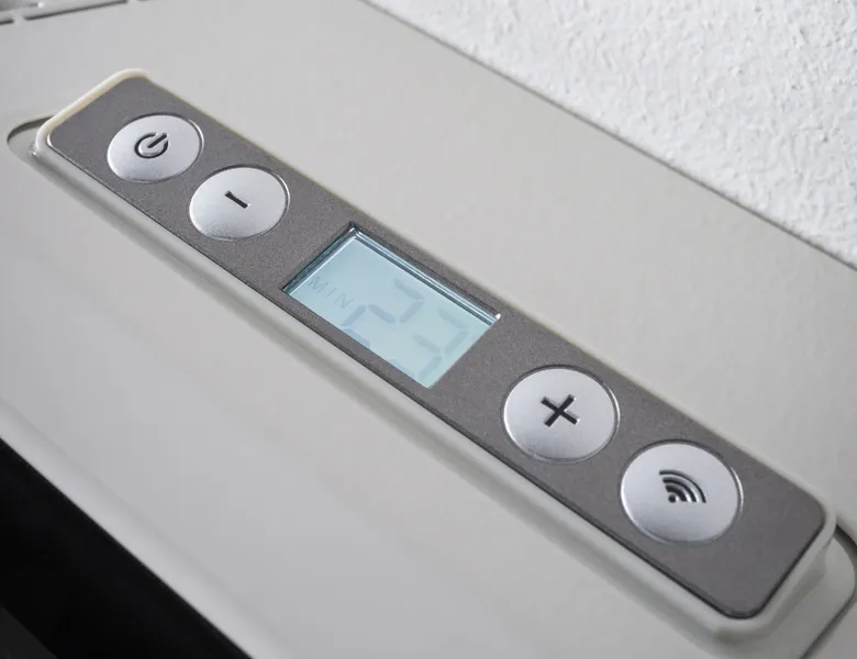 Radiatore Gas Stufa Convettiva Italkero Stratos MB 5.0 KW GPL Colore Bianco + Kit Per Scarico Fumi
