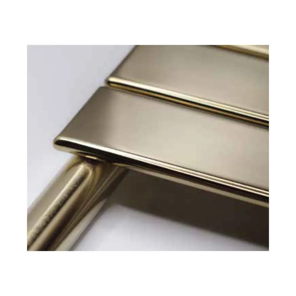 Termoarredo idraulico modello Egadi di Lazzarini 1512x500 mm B-Brass