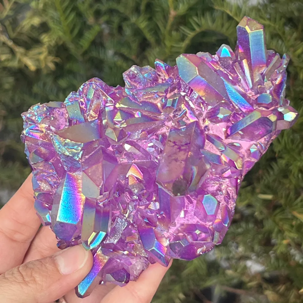 Aura Purple Dark Color Quartz Cluster | Modello 1