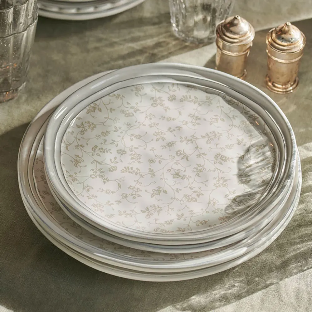 Piatti ceramica della collezione Da artigiano di Laura Ashley