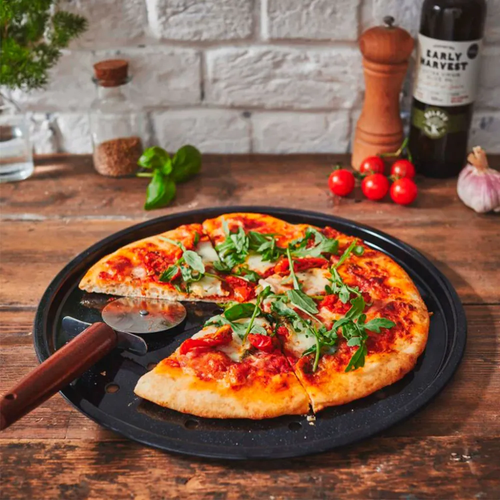 Attrezzatura per Torte Teglia per pizza forata smaltata Wham®